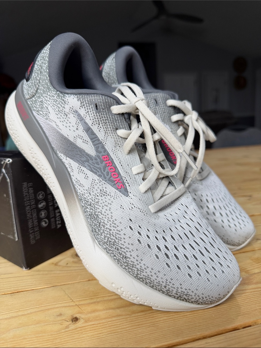 Brooks Women’s  Ghost 16 Running Shoes - Light&Dark Gray & Pink Accents Sz 9